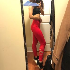 Victoria Sport Criss Cross Knockout Tight